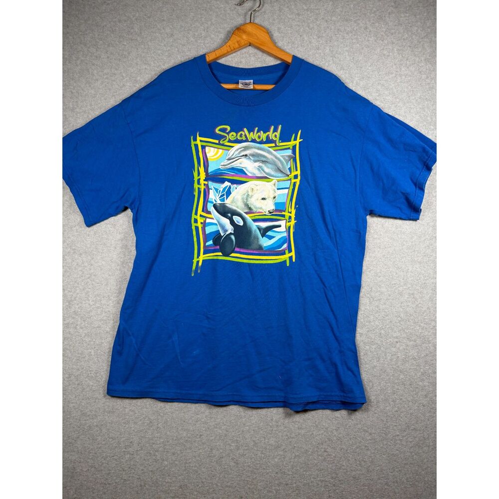 Vintage SeaWorld XL Blue Dolphin Polar Bear Orca Graphic T-Shirt 3905